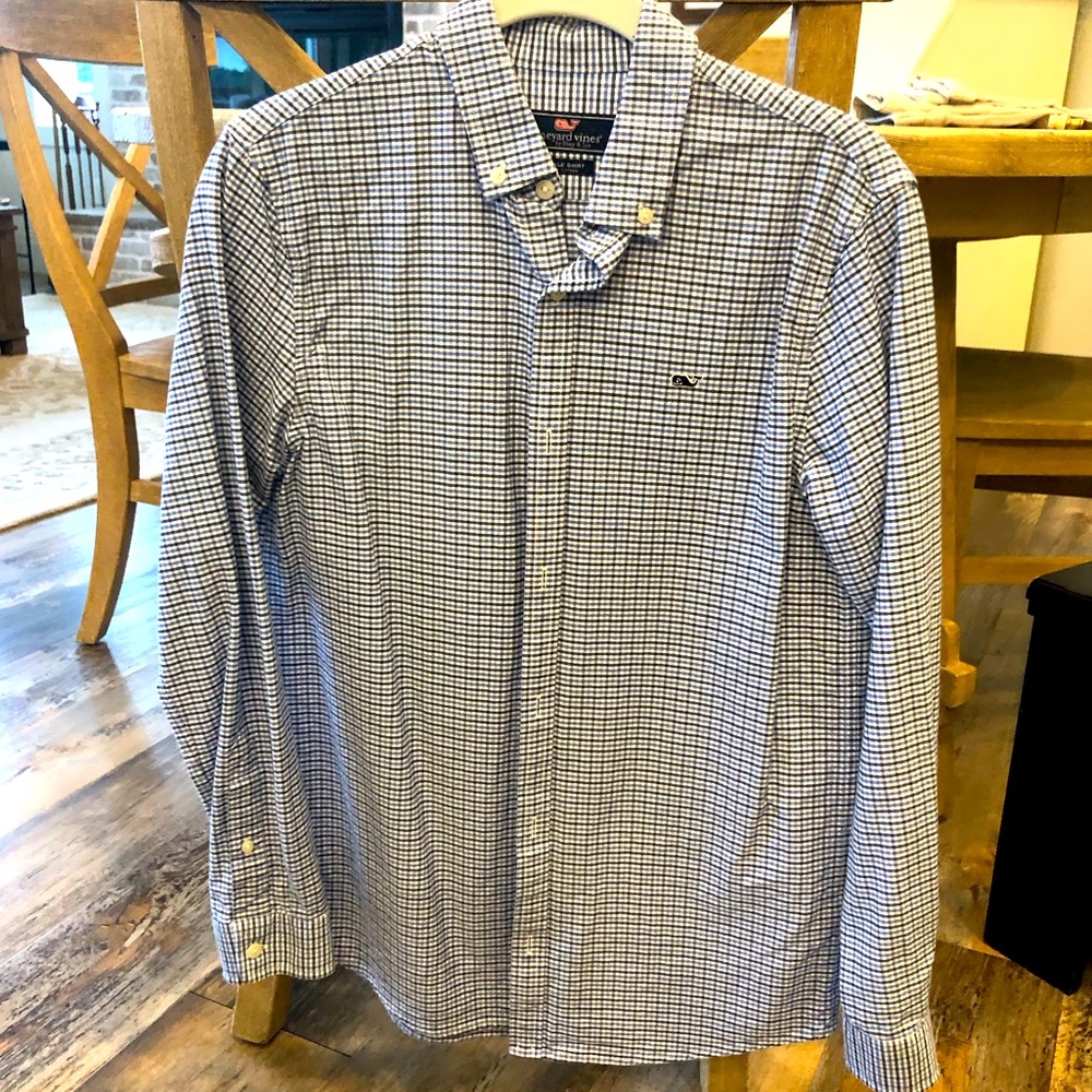 Vineyard Vines Boys Whale long sleeve shirt. Size 16